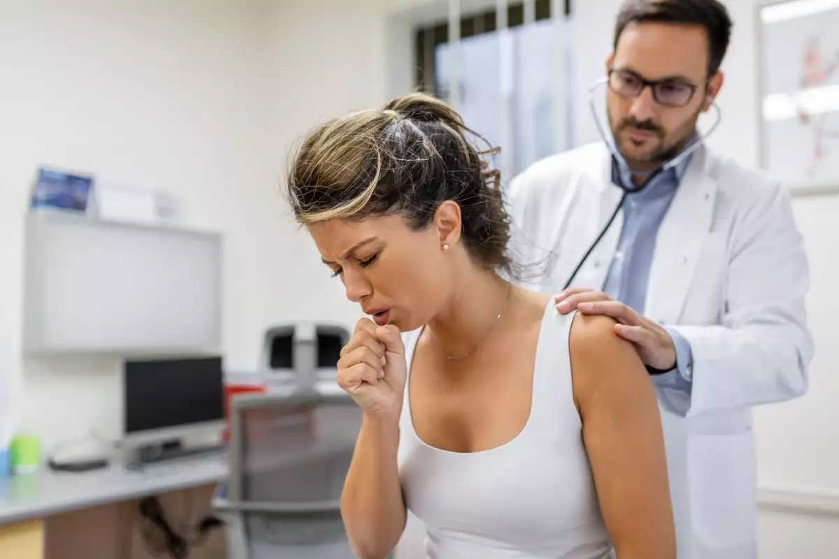 Trabalhadora com doença pulmonar ocupacional. Doenças pulmonares ocupacionais e seus direitos